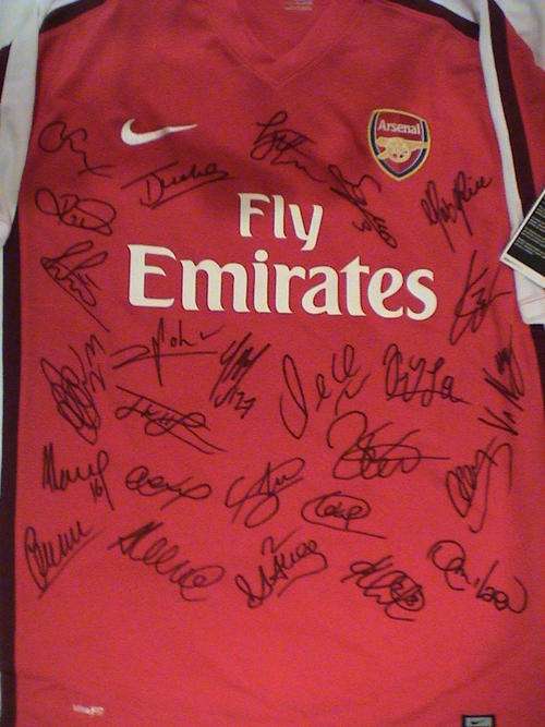 R1 Start - Arsenal Squad 09/10 Hand Signed Shirt with Certificate of Authenticity, Dream Gift