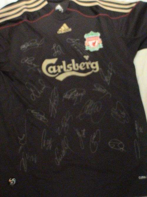 R1 Start - Liverpool Squad 09/10 Hand Signed Shirt with Certificate of Authenticity, Dream Gift