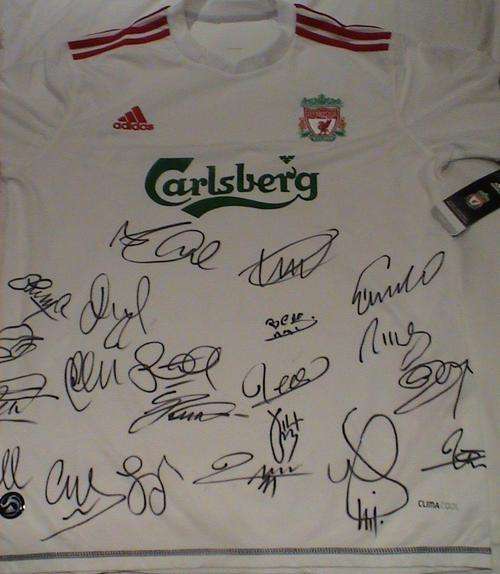 R1 START - Liverpool Squad 09/10 Hand Signed AWAY Shirt with Certificate of Authenticity,MUST HAVE !