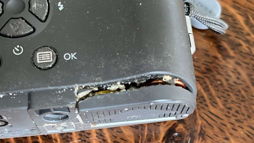 Olympus Camedia C-220 Zoom Camera, with Accessories, details below