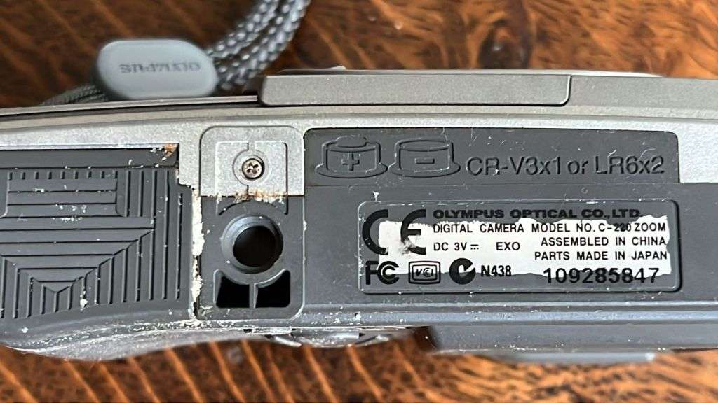 Olympus Camedia C-220 Zoom Camera, with Accessories, details below