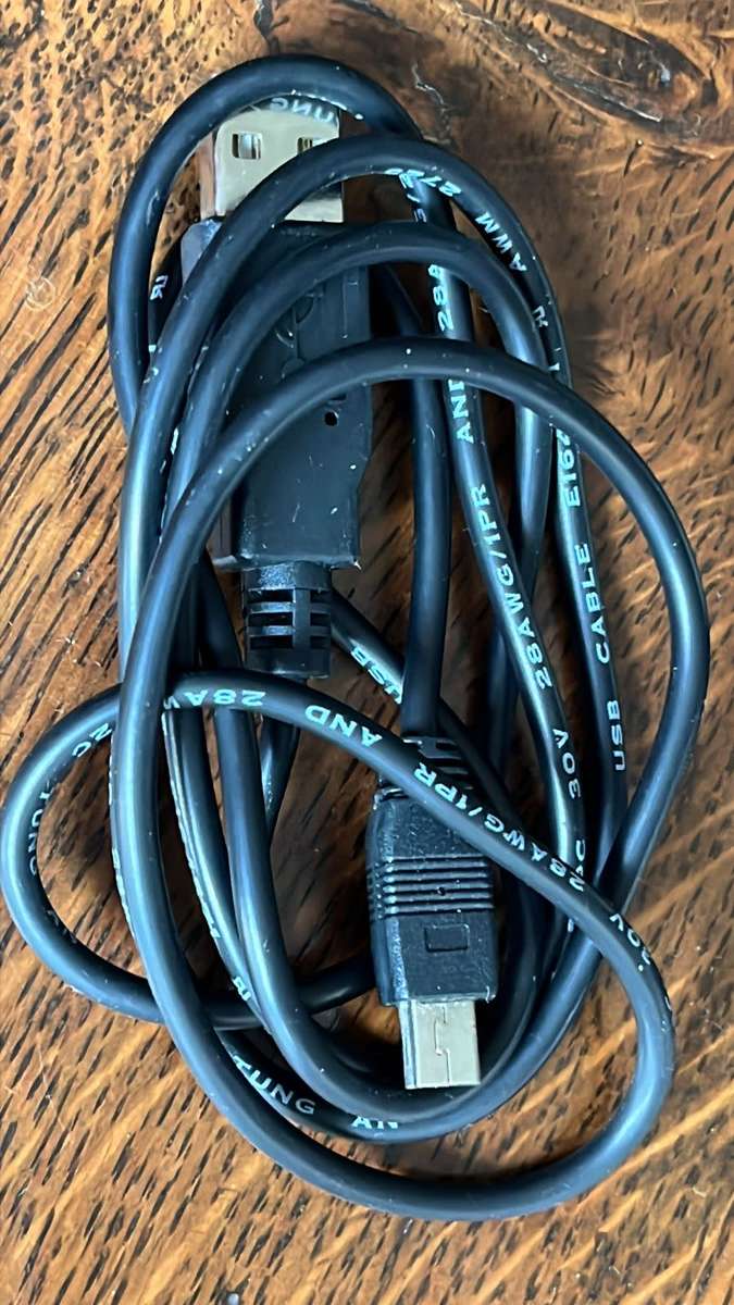 Olympus Camedia C-220 Zoom Camera, with Accessories, details below