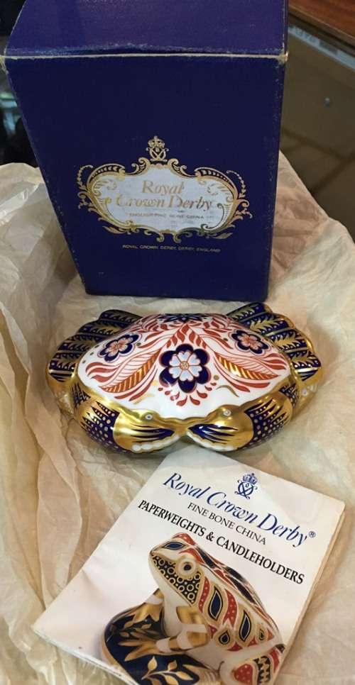 Royal Crown Derby Imari Pattern Crab Paperweight