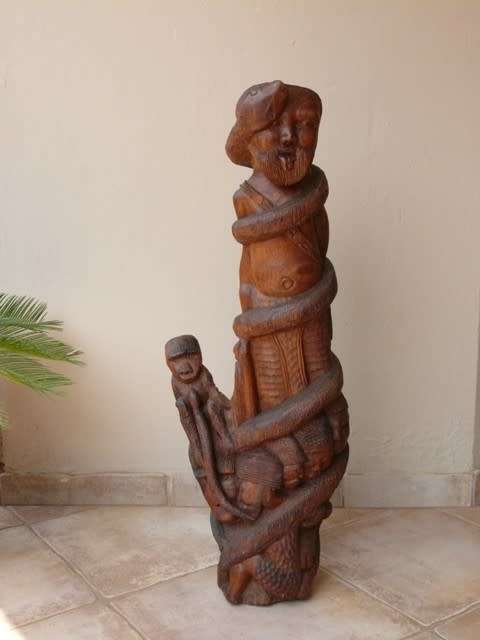 Zulu ethnic art statue carved in a dark hard wood.