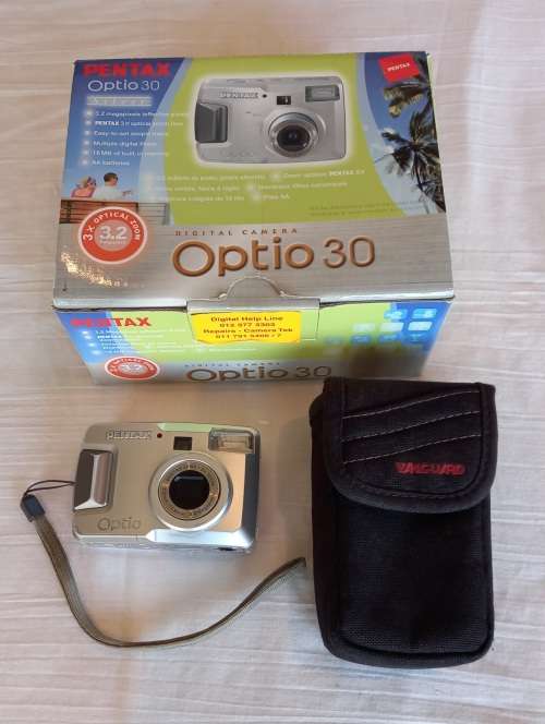 PENTAX Digital Camera, model Optio 30.