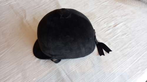 Horse riding helmet black, Joshua Turner brand.