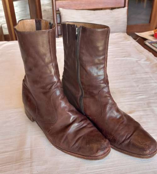 Dark brown leather gents boots, size 44 (10 UK).