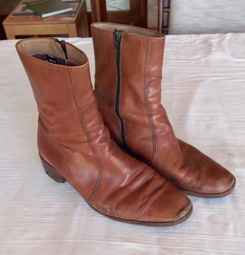 Medium Brown leather gents boots, size 44 (10 UK)