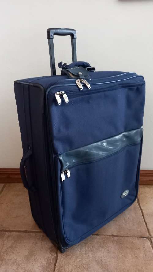 Cellini Suitcase Voyager in blue durable material.
