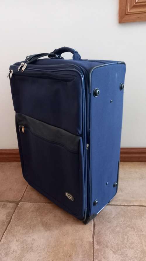 Cellini Suitcase Voyager in blue durable material.