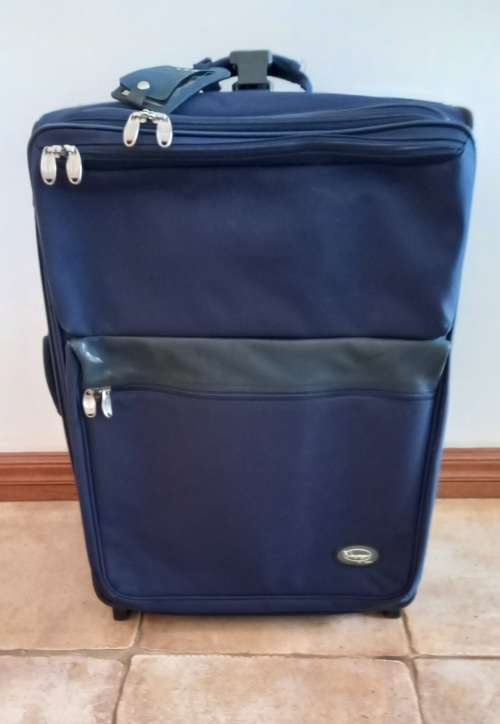 Cellini Suitcase Voyager in blue durable material.