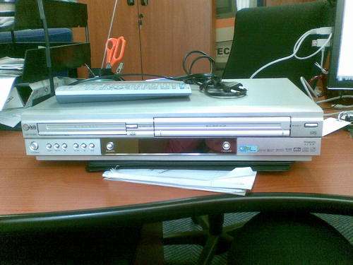 LG V872NWK DVD/VCR Combo + Remote