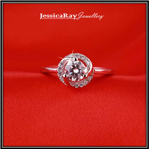 Sterling Silver 'Fancy Halo ' Ring with a Cubic Zirconia Stones - USA SIZE 7