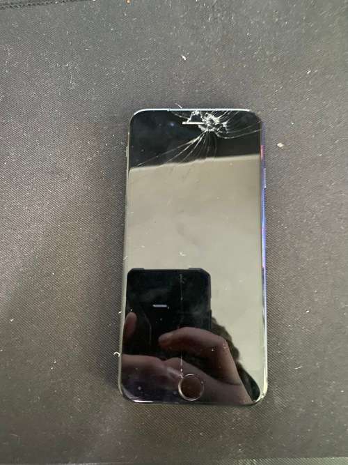 iPhone 8 For Parts (No Reserve)