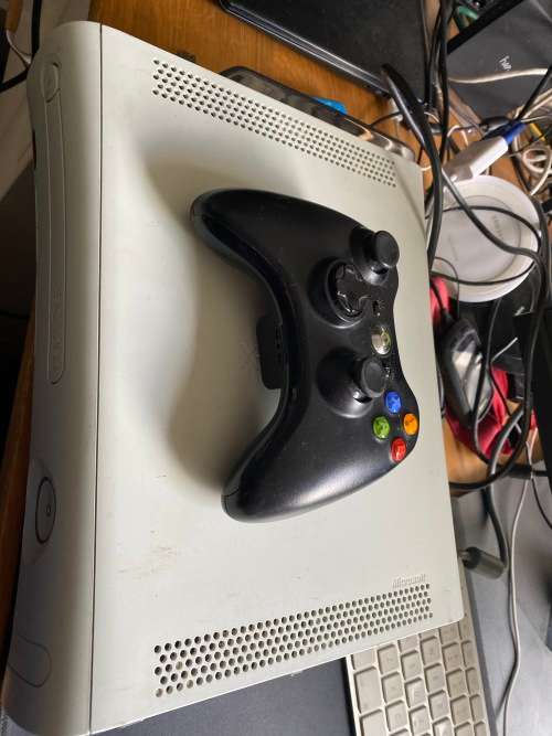 Xbox 360 White With Controller (No Reserve)