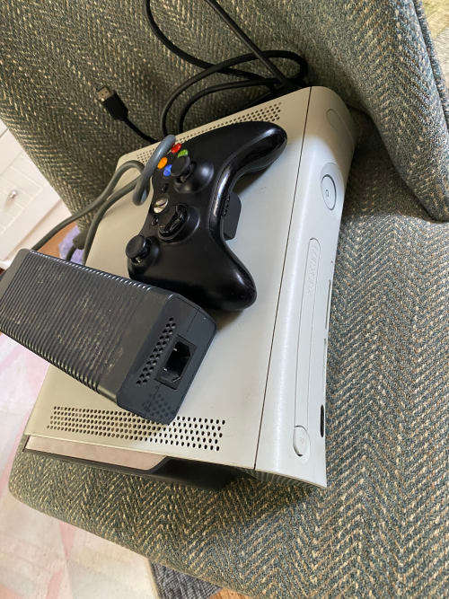 Xbox 360 White With Controller (No Reserve)