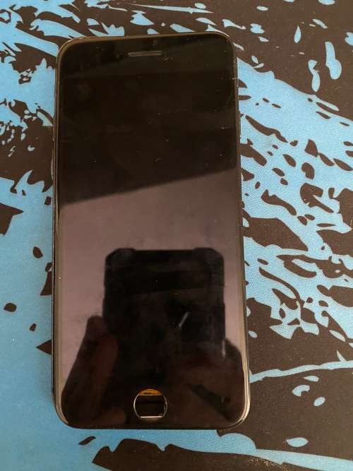 iPhone 8 For Parts (No Reserve)