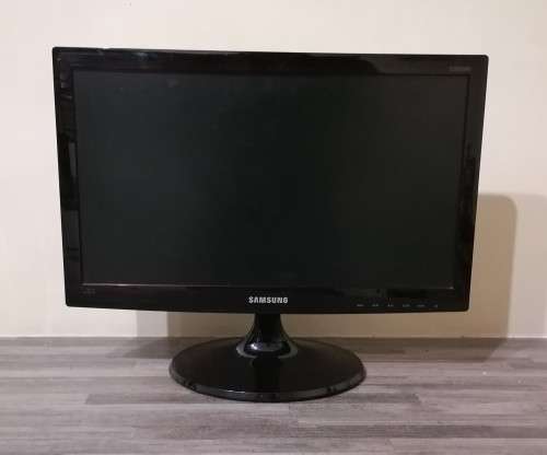 19.5` SAMSUNG S20D300HY LED Monitor