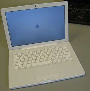 Apple MacBook Laptop