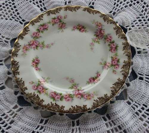 ROYAL ALBERT "DIMITY ROSE " CAKE PLATE