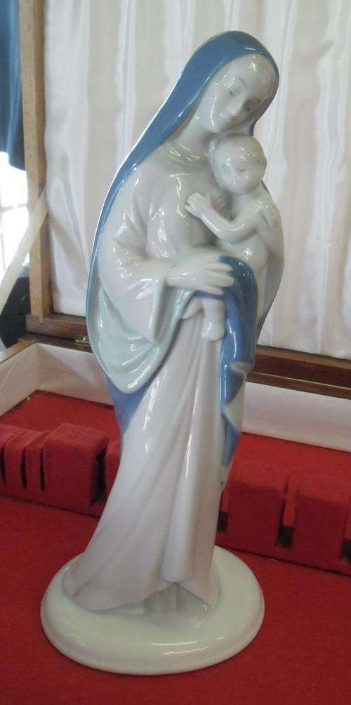 MARIA WITH CHILD  NO 7268   MADE IN GERMANY