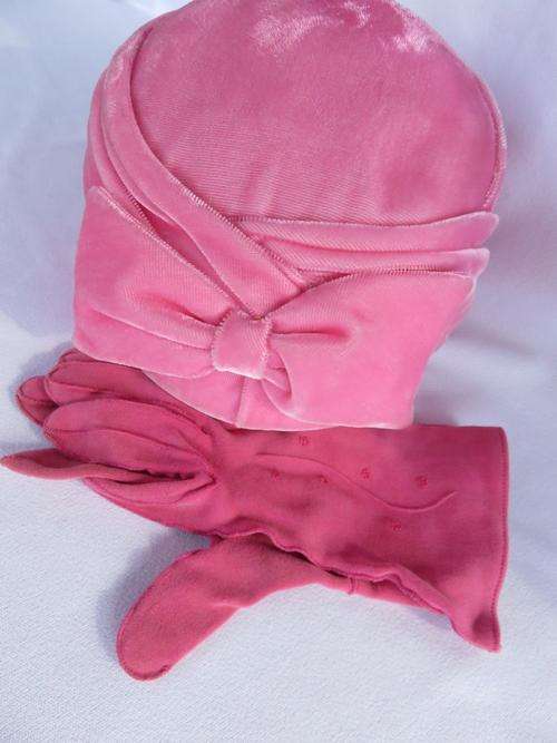 PINK HAT PLUS GLOVES