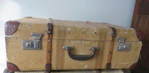 VINTAGE SUITCASE "THE COURIER"    WITH WOODEN STRAPS