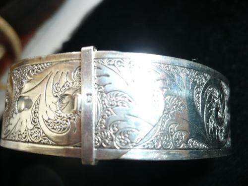 HALLMARKED SILVER BANGLE