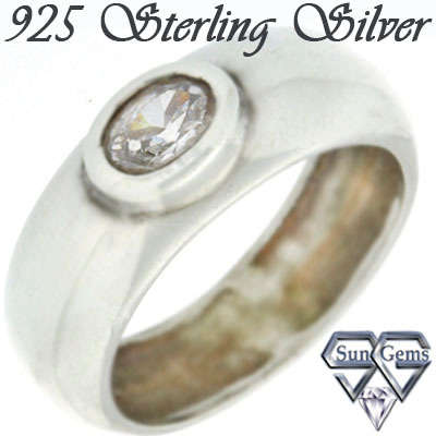 Solid 925 Sterling Silver With Cubic Zirconia stones ring size # 8 + 4.33g