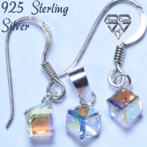 Solid 925 Sterling Silver & Crystal set earrings 20mm 0.30g & pendant 13mm 0.29g