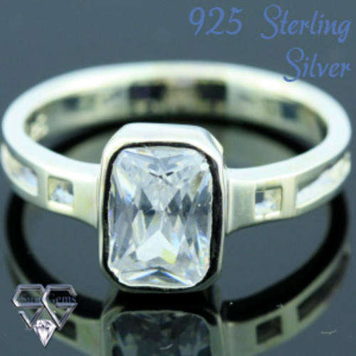 Solid 925 Sterling Silver & CZ ring size 6.5# + 3.40g