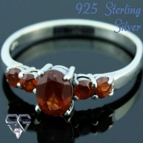 Solid 925 Sterling Silver & Garnet ring size 8# + 2.24g