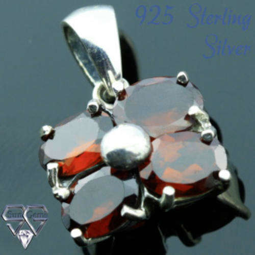 Solid 925 Sterling Silver & Garnet pendant 20mm + 4.97g