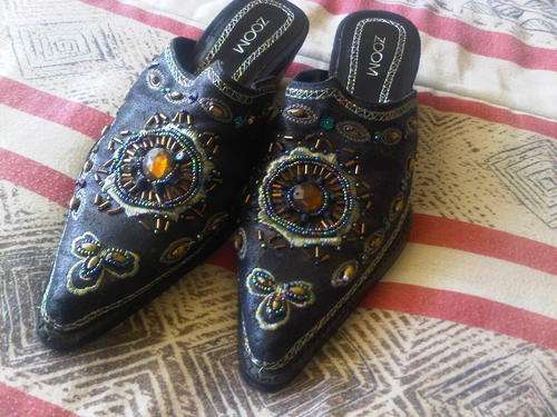 ****Ladies shoes Size 4****