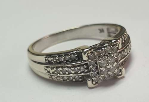 9ct White Gold Wedding Ring