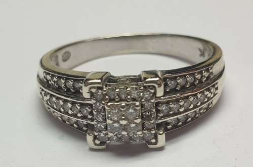 9ct White Gold Wedding Ring