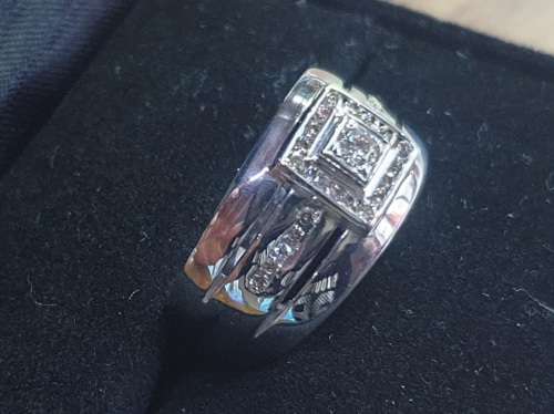 9ct White Gold Diamond Ring