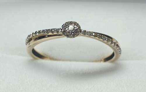 9ct Yellow Gold Diamond Ring
