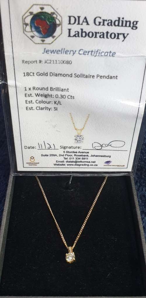 9ct Yellow Gold Chain with Diamond Pendant