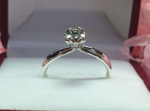 9ct White Gold Diamond Designer Ring