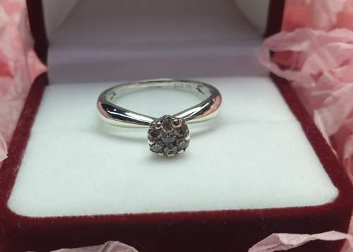 9ct White Gold Diamond Designer Ring