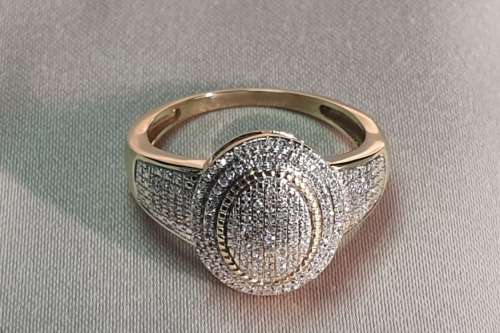 9ct Yellow Gold Diamond Ring