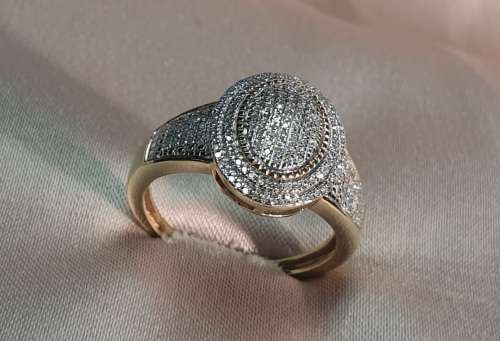 9ct Yellow Gold Diamond Ring