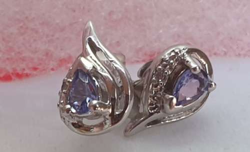 9ct White Gold Diamond earrings