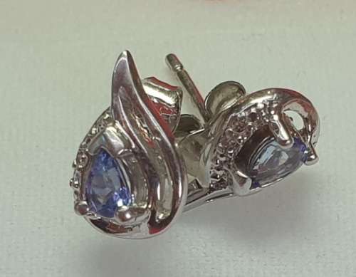 9ct White Gold Diamond earrings