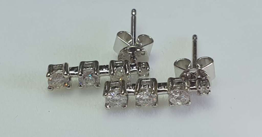 9ct White  Gold  Diamond Earrings