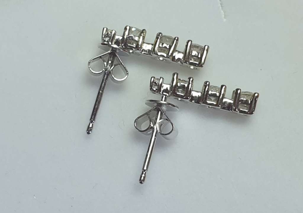 9ct White  Gold  Diamond Earrings