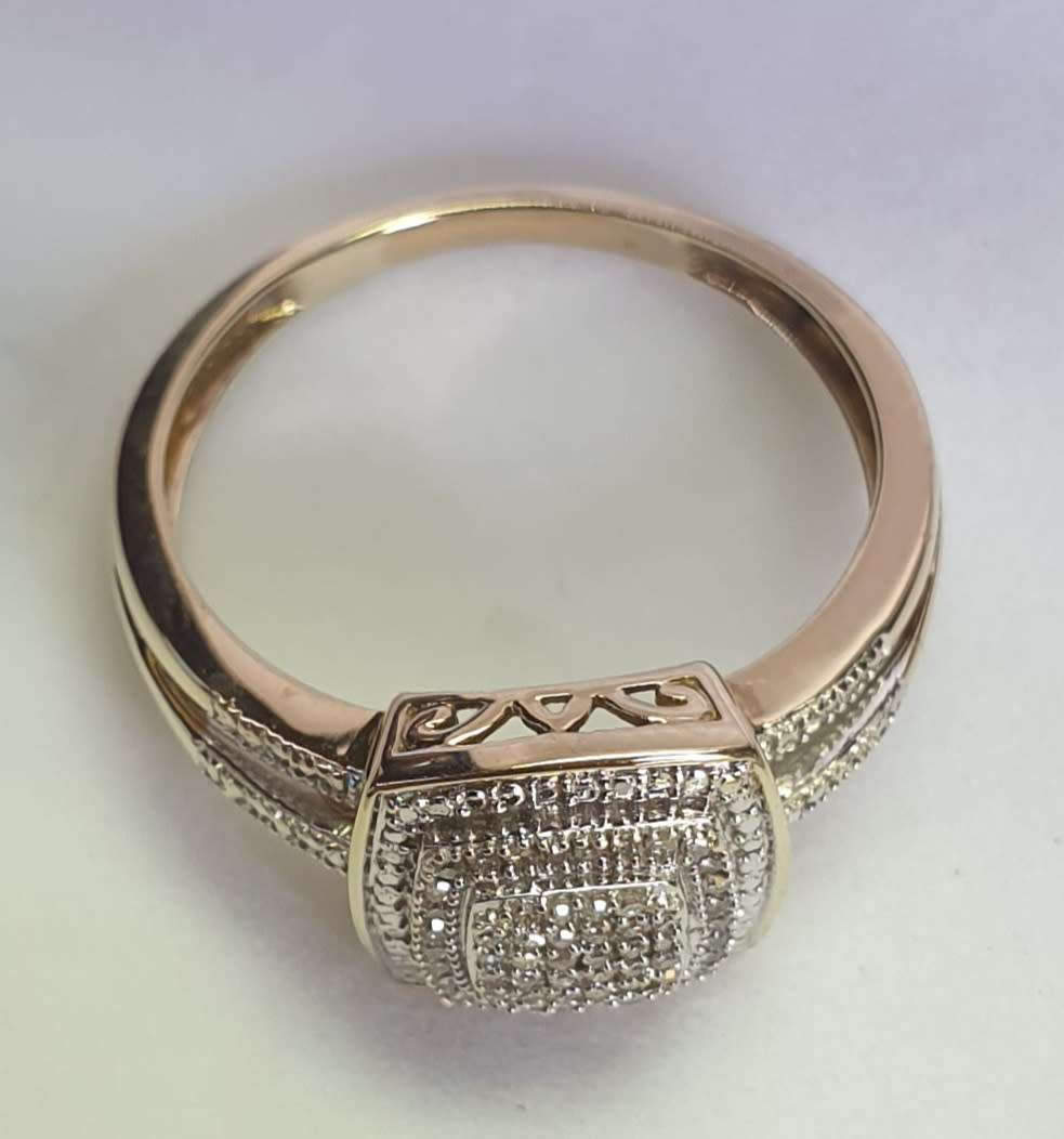 9ct Yellow Gold Diamond Ring