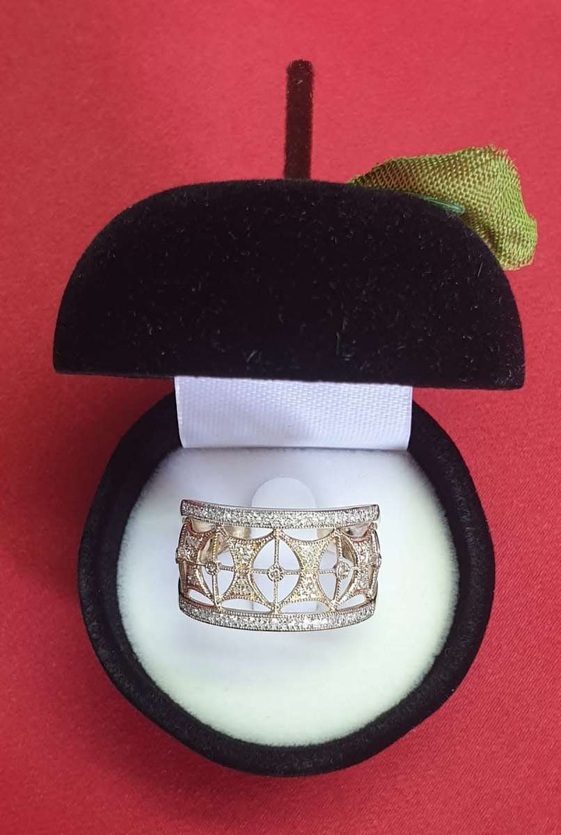 9ct Yellow Gold Diamond Ring
