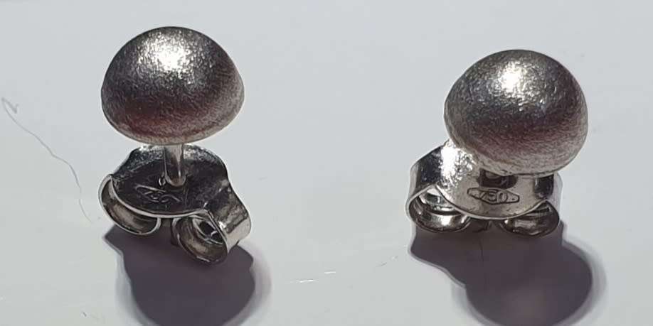 18ct White Gold Earrings